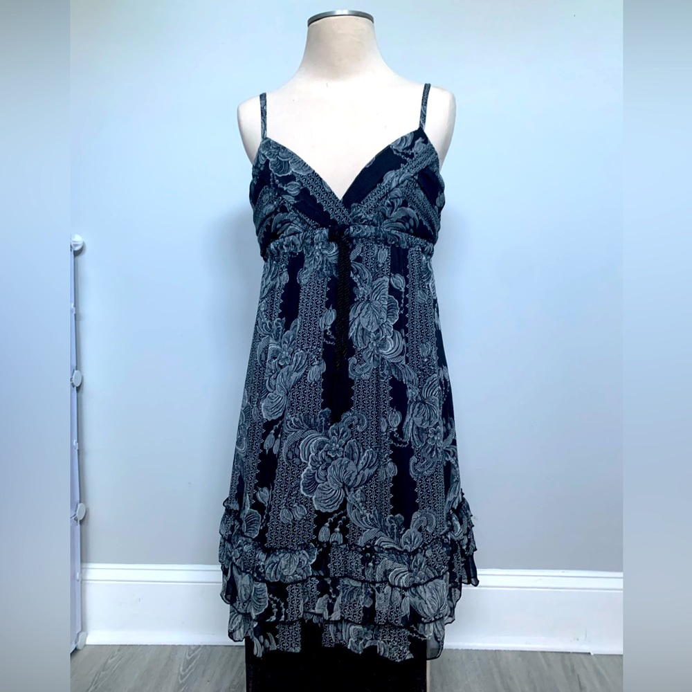 Cute flowy black & white dress